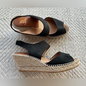 Kanna Black Suede Wedges sz 38